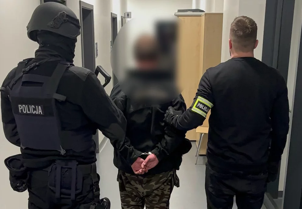 Mężczyzna spłonął na przystanku - zatrzymano 33-letniego sprawcę