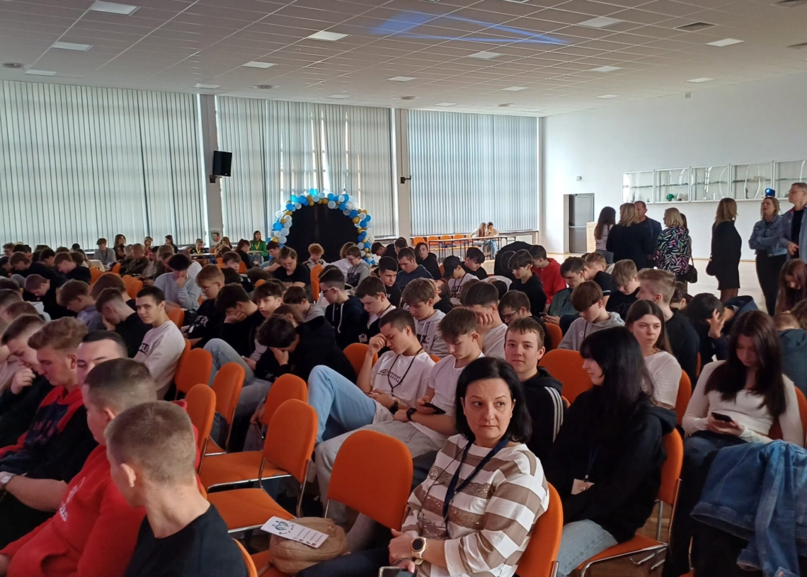 „Razem po uśmiech” – uczniowski projekt motywujący do dbania zarówno o zdrowie fizyczne, jak i psychiczne