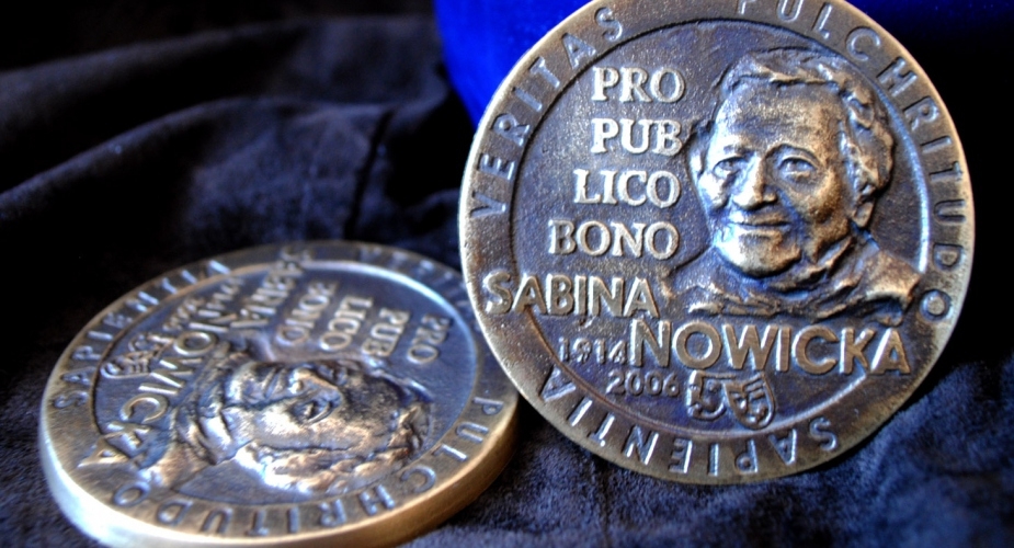 Po raz 15. Towarzystwo Przyjaciół Łodzi przyznało medale „Pro Publico Bono” im. Sabiny Nowickiej 1 Medale „Pro Publico Bono"
