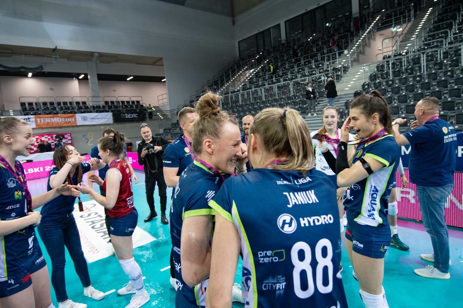 BKS Bostik z brazem radosc i dekoracja 11