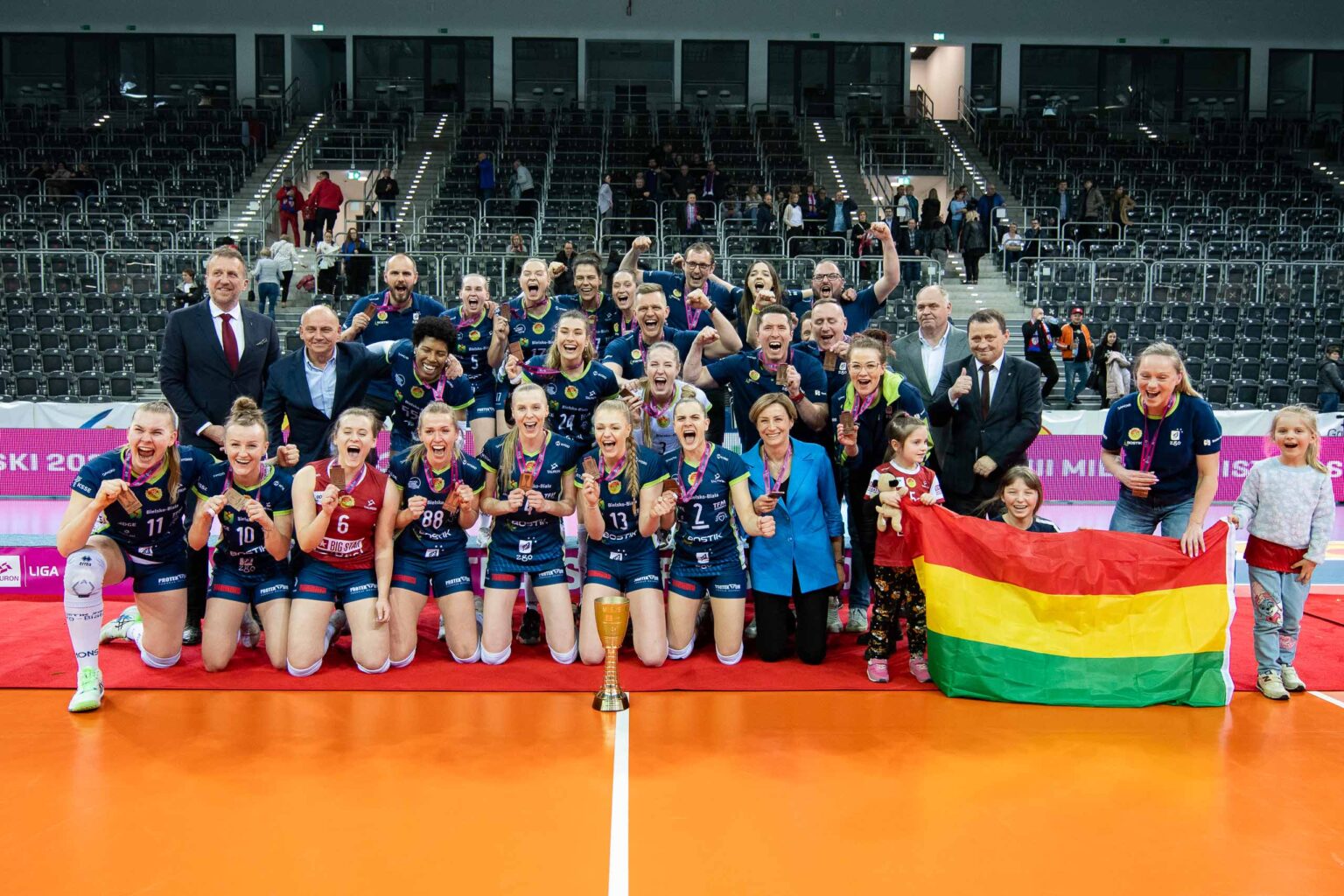 BKS Bostik z brazem radosc i dekoracja 6