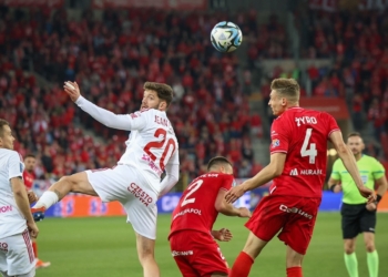 Widzew Łódź - Raków Częstochowa 0:1. Widzew w dziesięciu prawie urwał punkty mistrzom