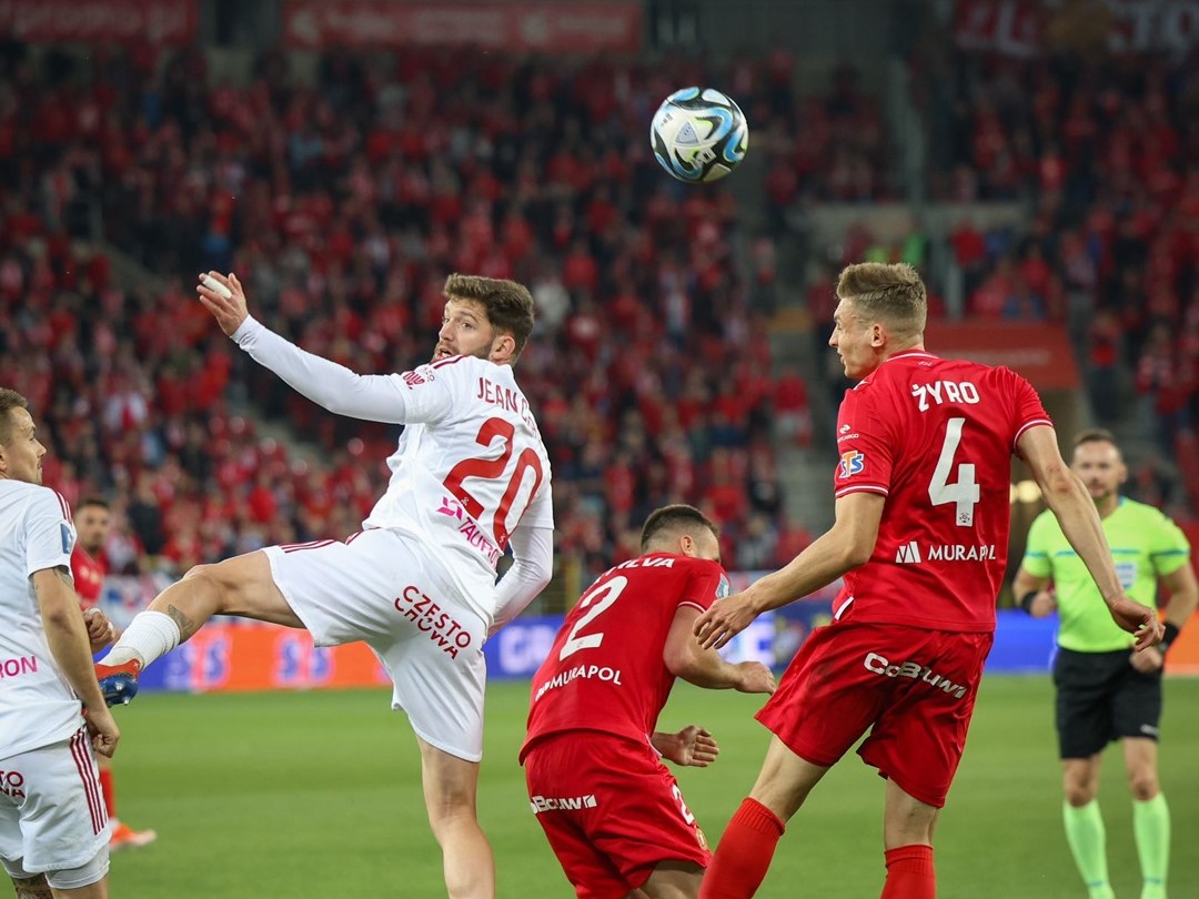 Widzew Łódź - Raków Częstochowa 0:1. Widzew w dziesięciu prawie urwał punkty mistrzom
