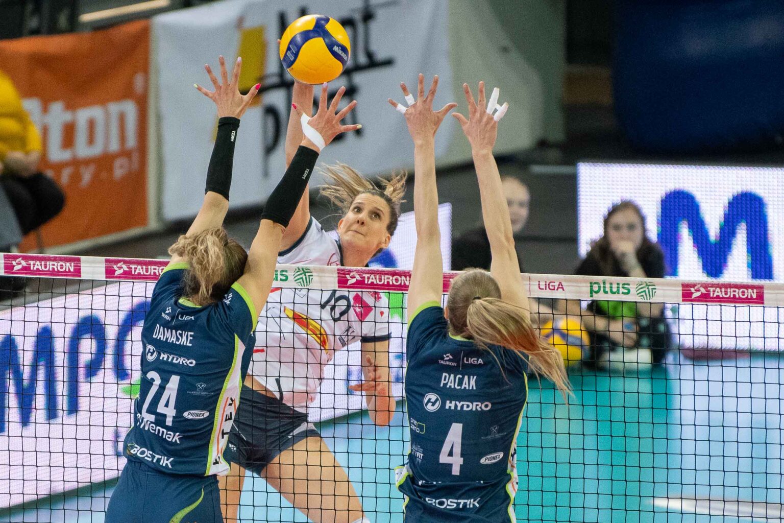 Grot Budowlani vs BKS Bostik 9
