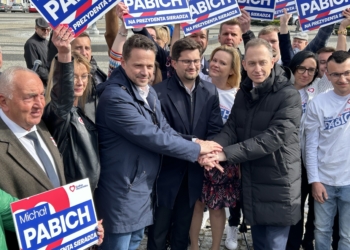 Trzaskowski i Tomczyk w Sieradzu popierają Michała Pabicha, kandydata na prezydenta