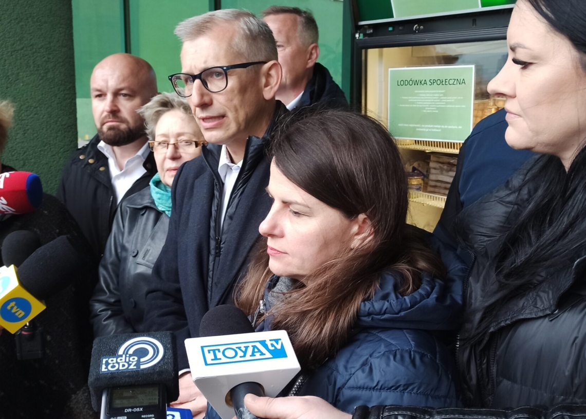 Lodówki społeczne w Łodzi. Nie marnuj żywności, przekaż potrzebującym