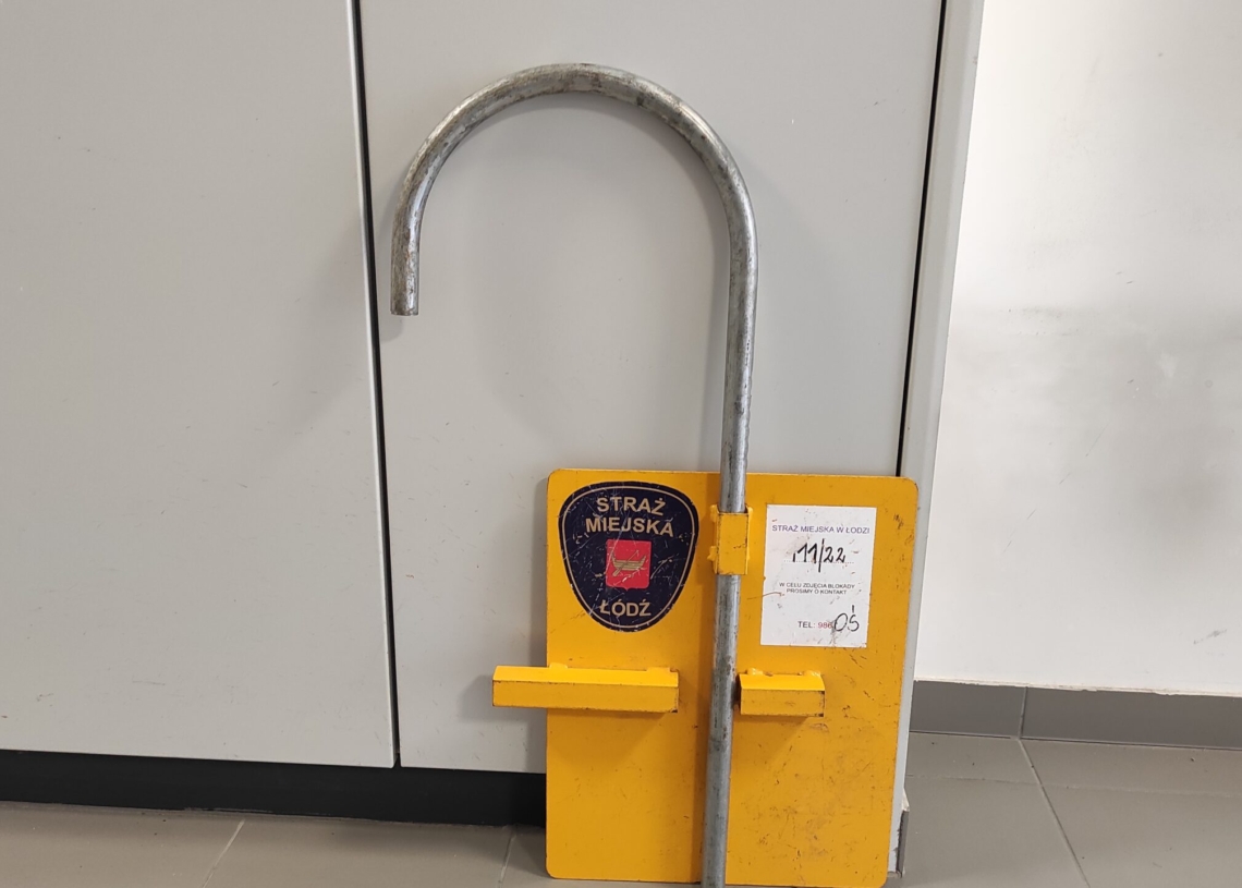 Ulica Piotrkowska wielkim parkingiem