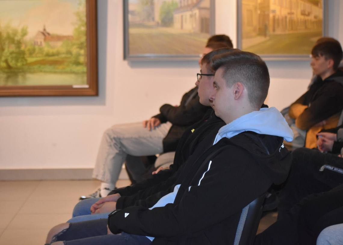Muzeum Okręgowe w Sieradzu w rocznicę wybuchu powstania w getcie warszawskim zorganizowało prelekcję dla młodzieży