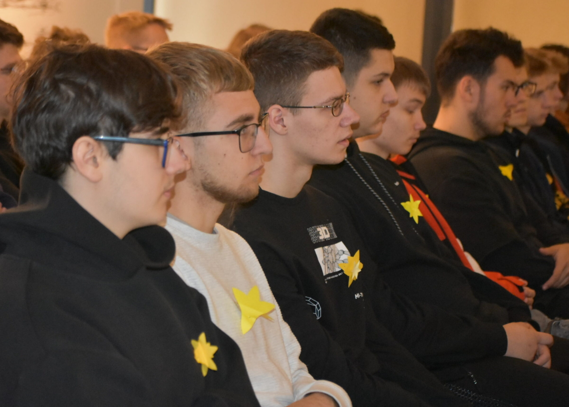 Muzeum Okręgowe w Sieradzu w rocznicę wybuchu powstania w getcie warszawskim zorganizowało prelekcję dla młodzieży