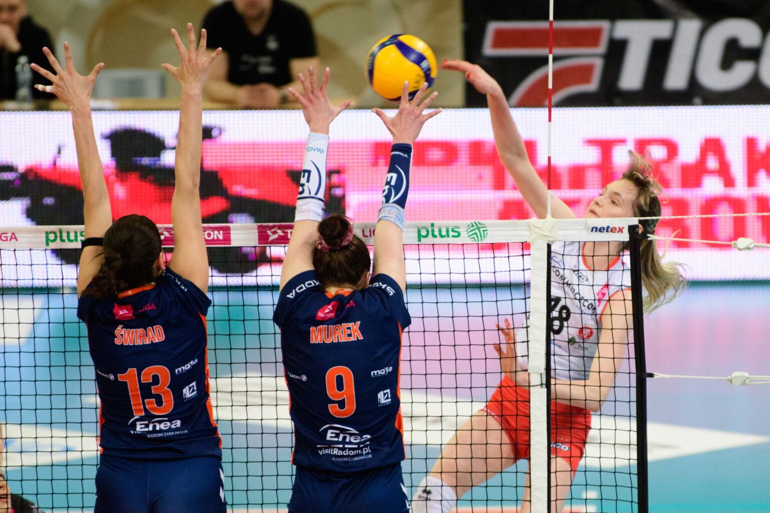LKS Commercecon Lodz vs MOYA Radomka Radom 73