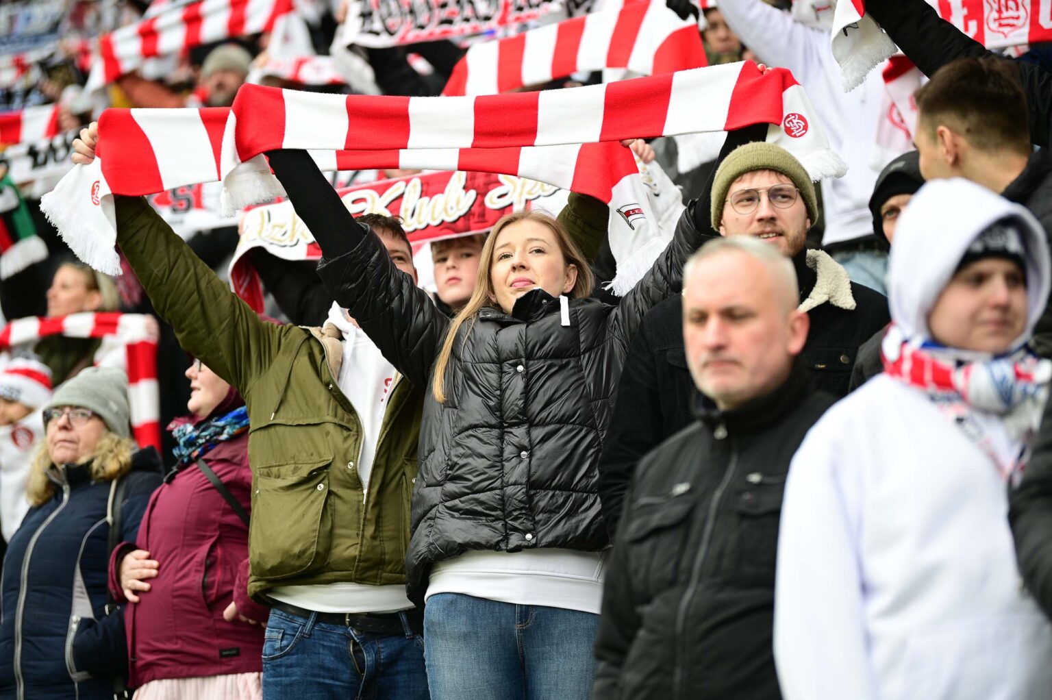 LKS Lodz vs Lech Poznan doping 124