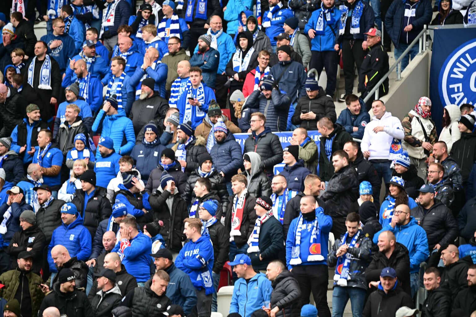 LKS Lodz vs Lech Poznan doping 164