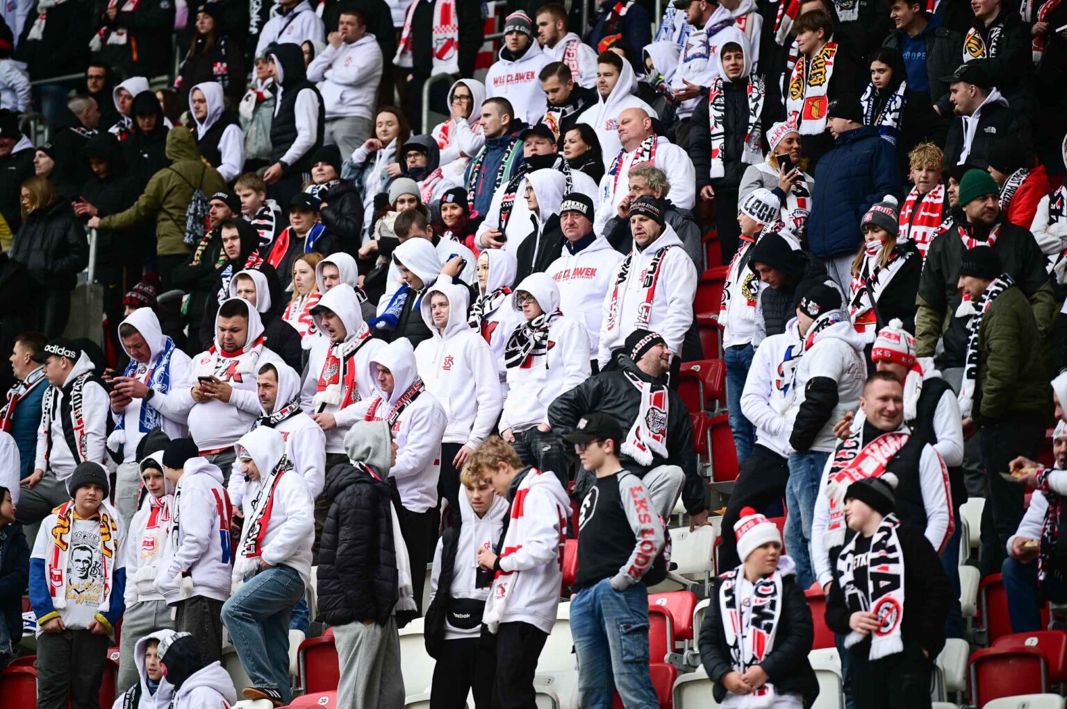 LKS Lodz vs Lech Poznan doping 28
