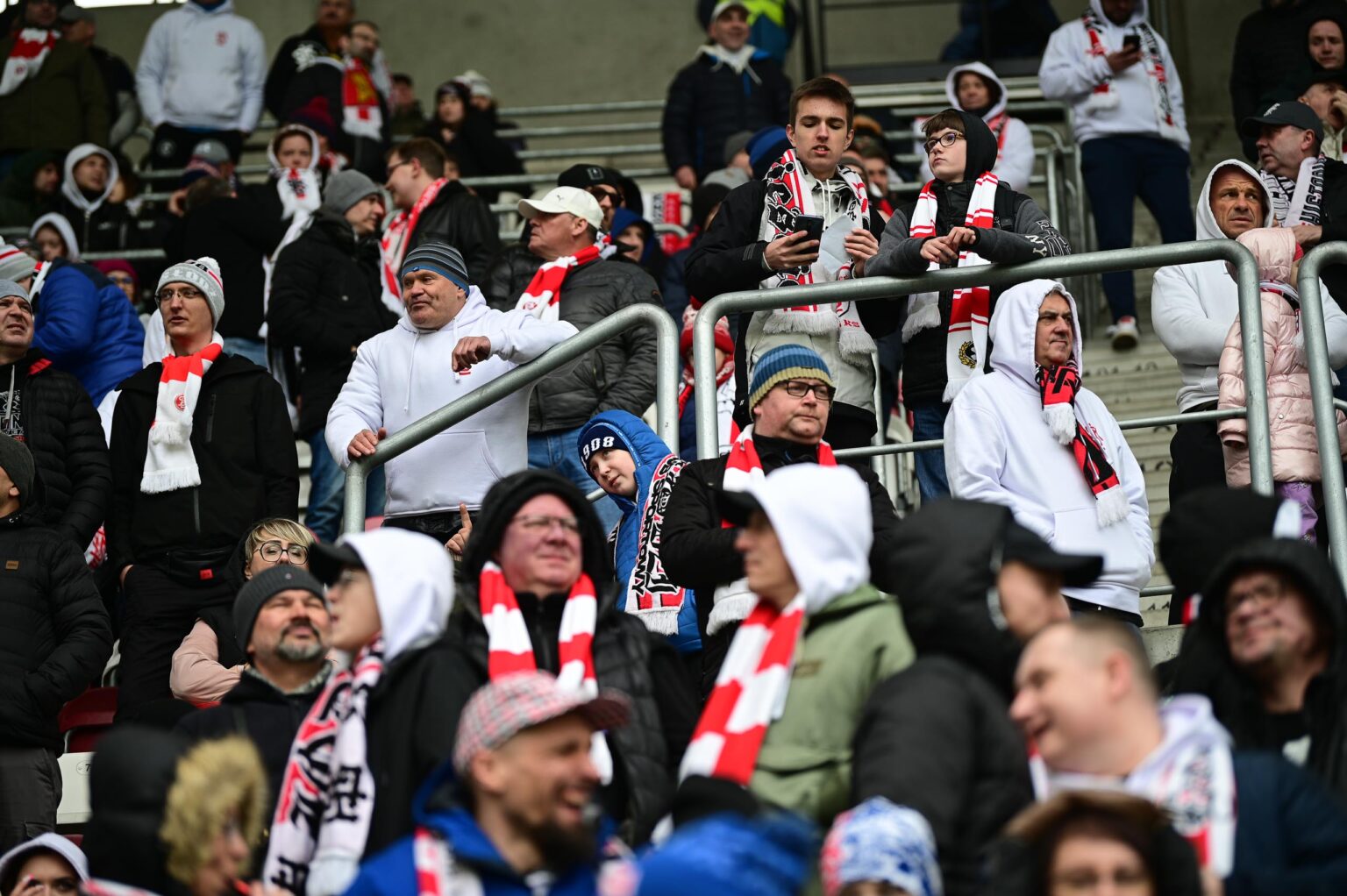 LKS Lodz vs Lech Poznan doping 36