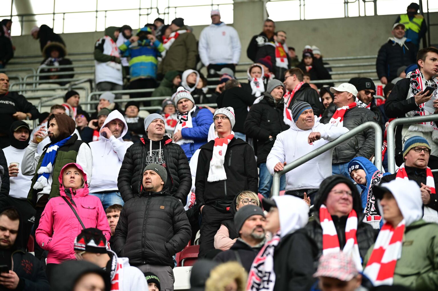 LKS Lodz vs Lech Poznan doping 37