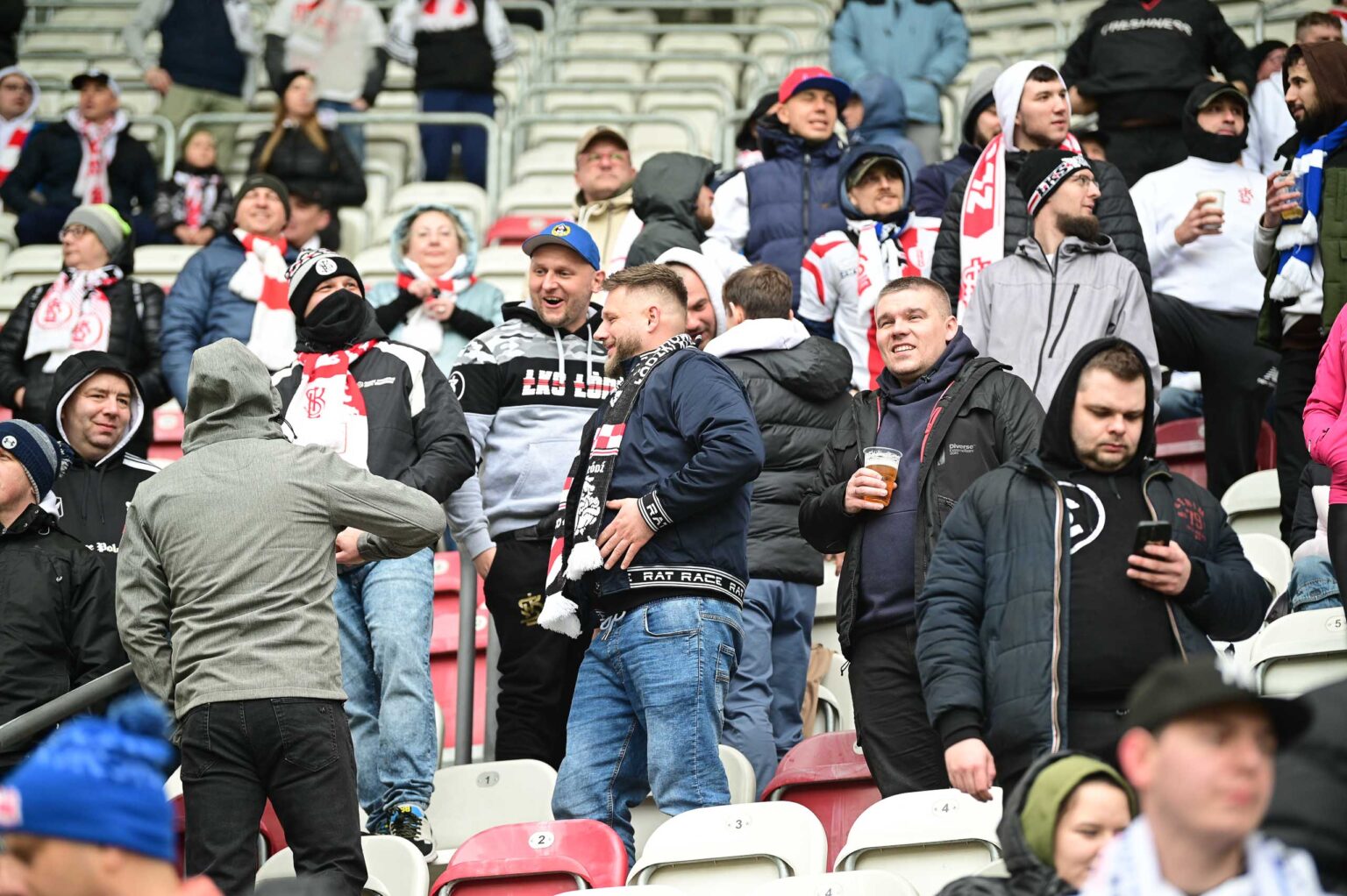 LKS Lodz vs Lech Poznan doping 38