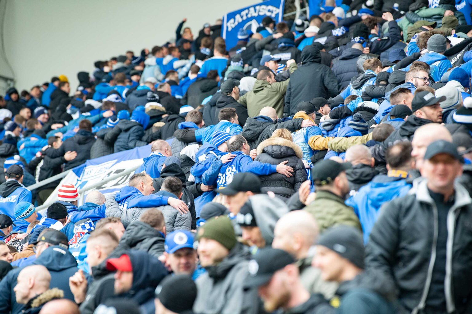 LKS Lodz vs Lech Poznan doping 6