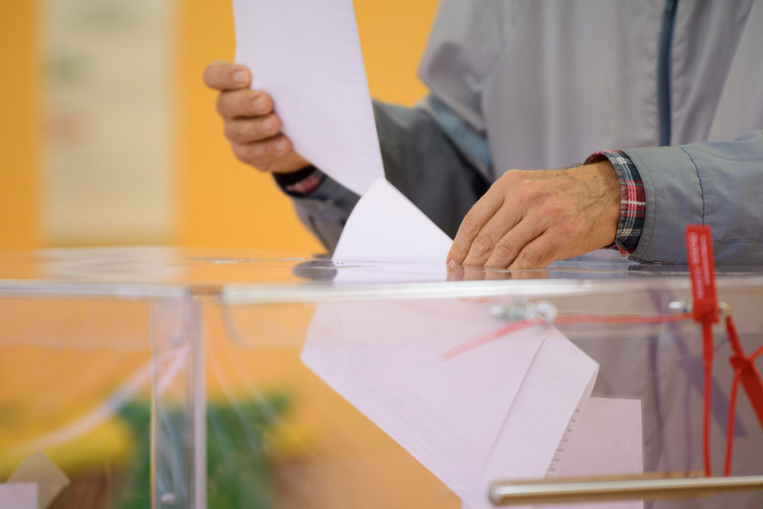 Lodzianie glosuja w wyborach samorzadowych 2024 23