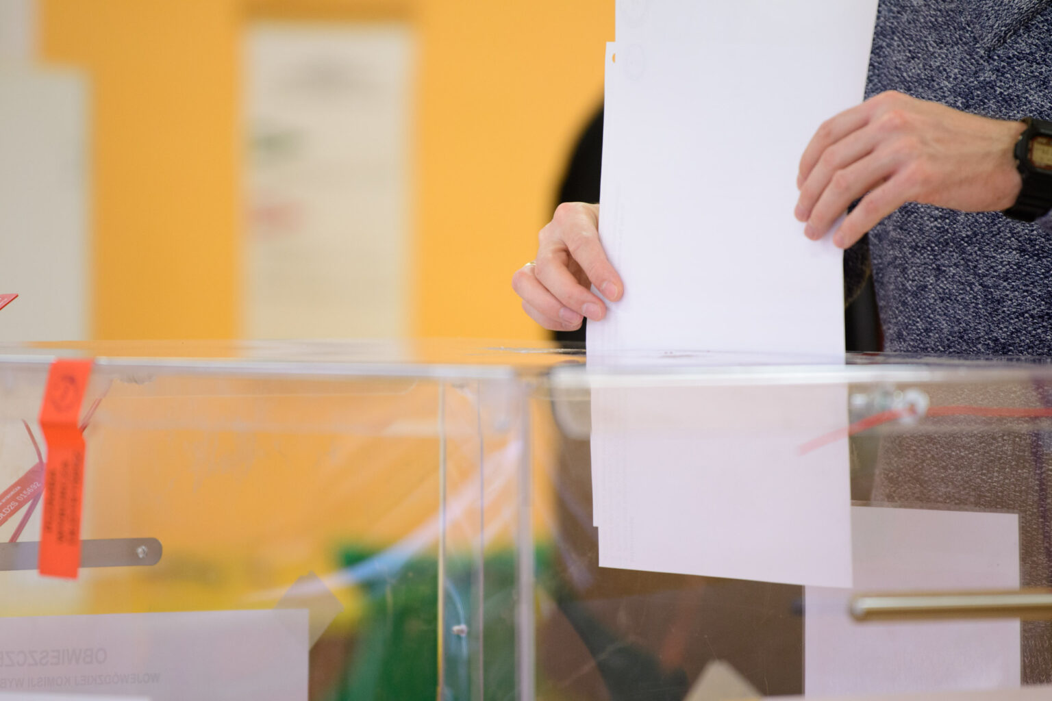 Lodzianie glosuja w wyborach samorzadowych 2024 28