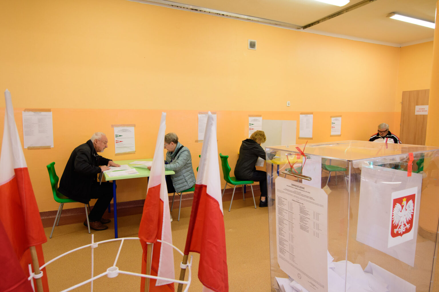 Lodzianie glosuja w wyborach samorzadowych 2024 3