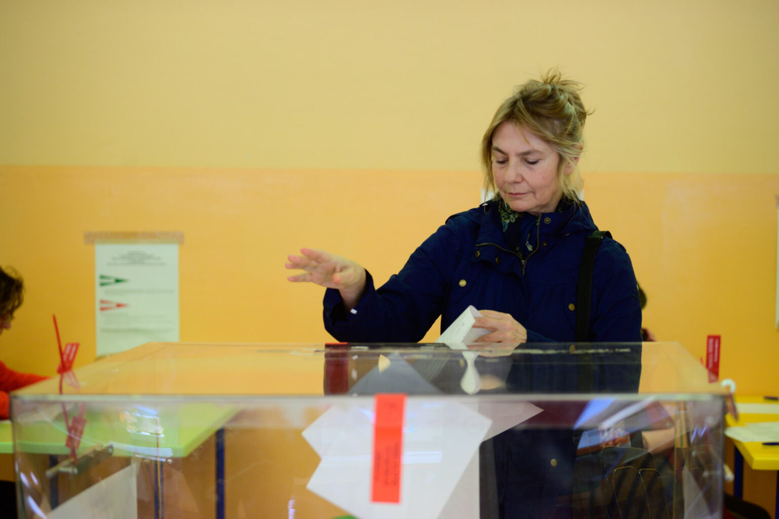 Lodzianie glosuja w wyborach samorzadowych 2024 50