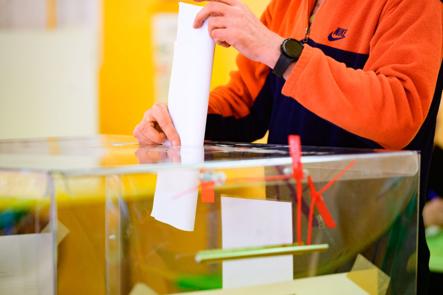 Lodzianie glosuja w wyborach samorzadowych 2024 54