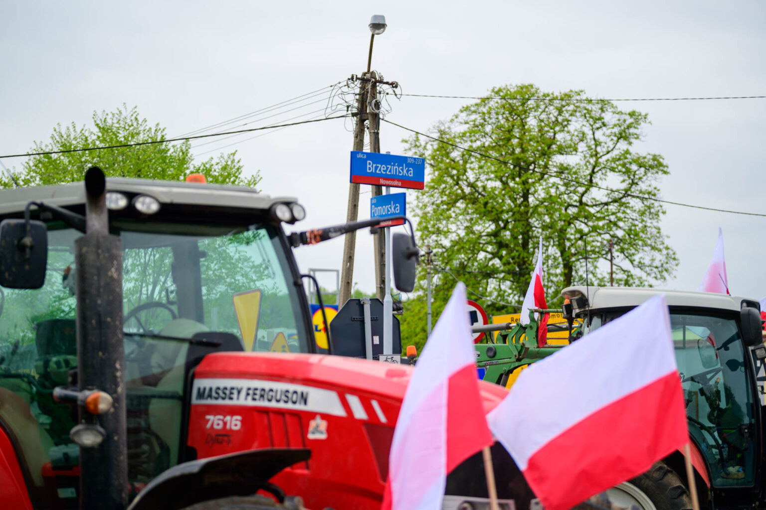 Protest rolnikow skrzyzowanie Nowosolna 22