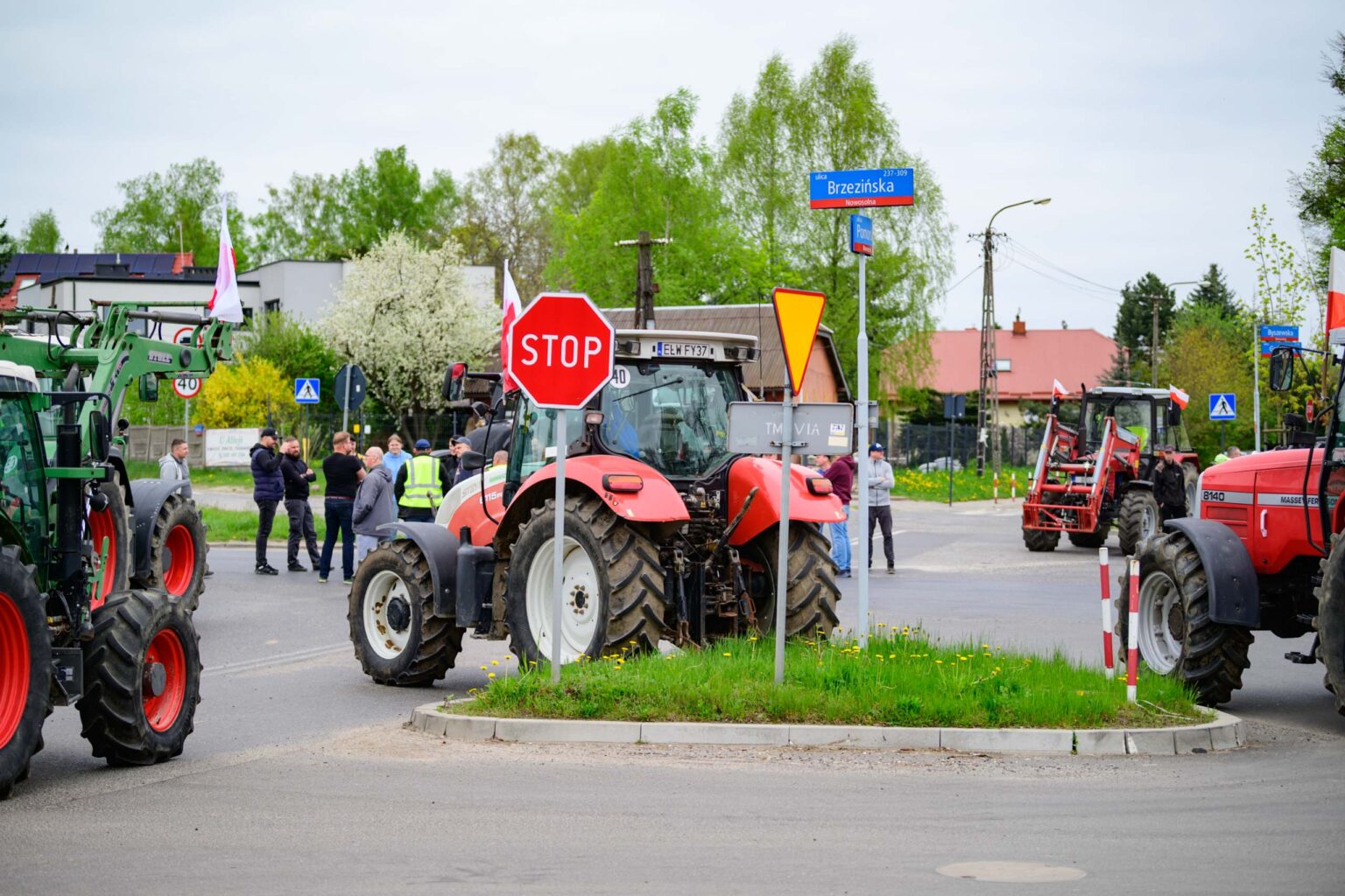 Protest rolnikow skrzyzowanie Nowosolna 25