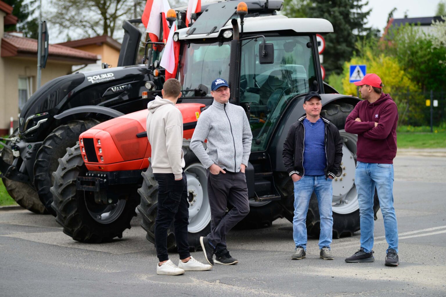 Protest rolnikow skrzyzowanie Nowosolna 42