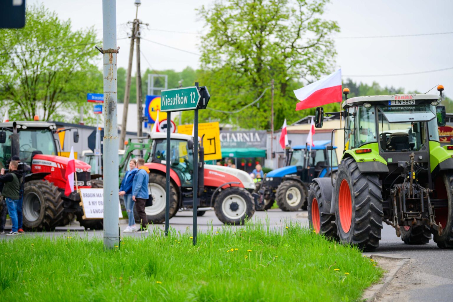 Protest rolnikow skrzyzowanie Nowosolna 44