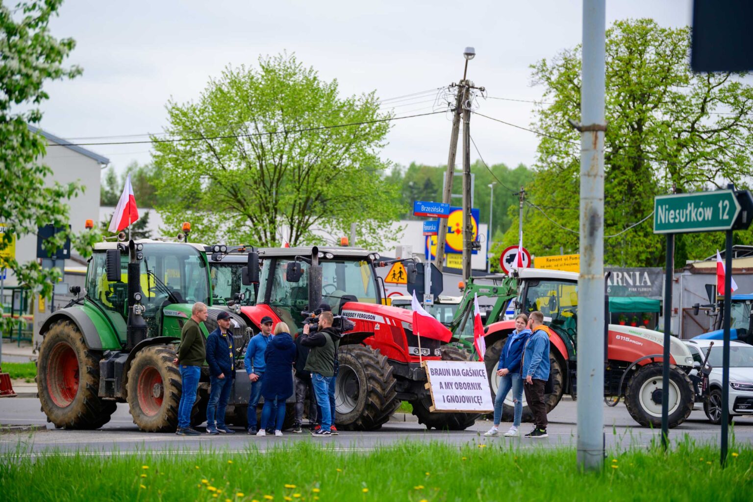 Protest rolnikow skrzyzowanie Nowosolna 45