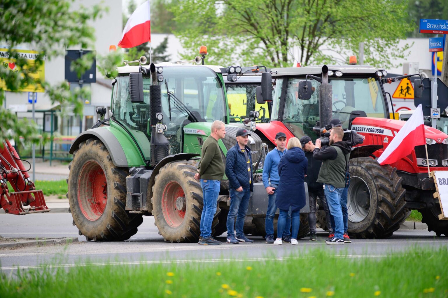 Protest rolnikow skrzyzowanie Nowosolna 46