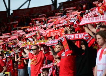 Doping kibiców w meczu Widzew Łódź - Korona Kielce