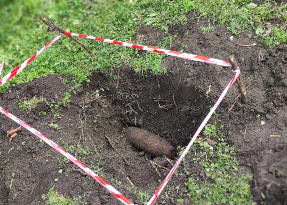 W Łęczycy znaleziono niewybuch. Zamknięto park miejski