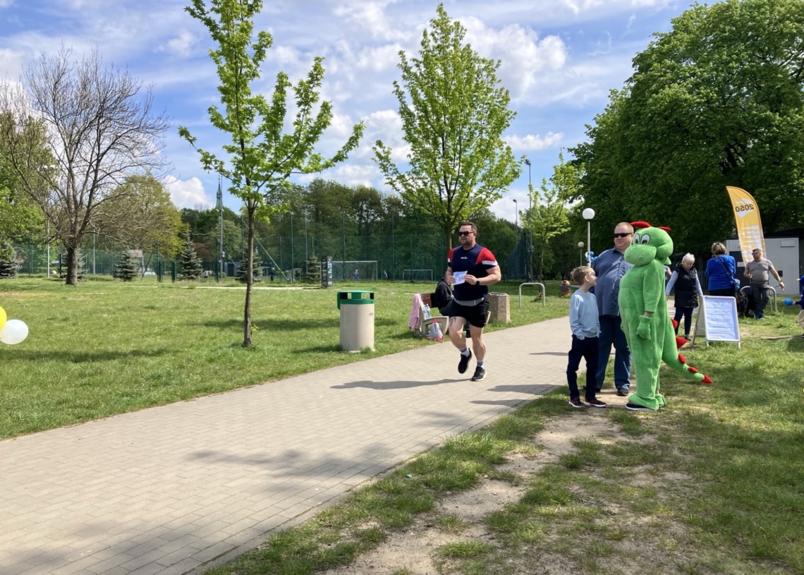 Blue Run 2024. Bieg integracyjny na Stawach Jana 1 Blue Run na Stawach Jana