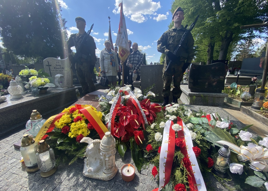 Odsłonięto nagrobek Zygmunta Olejniczaka, 12-letniego więźnia obozu dla polskich dzieci przy ul. Przemysłowej