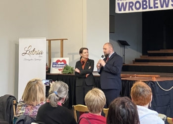 Marzena Okła-Drewnowicz w Zgierzu. Minister ds. polityki senioralnej spotkała się z seniorami 4 Marzena Okła-Drewnowicz spotkała się ze zgierskimi seniorami