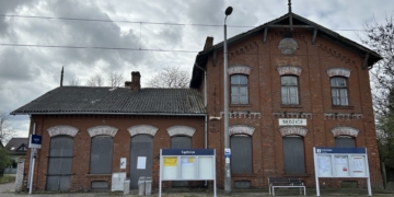 Stacja PKP w Sędzicach
