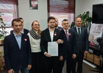Sieradz: Wyrok w trybie wyborczym ws. agitacji wśród dzieci i młodzieży 7 Sieradz: Wyrok w trybie wyborczym ws. agitacji wśród dzieci i młodzieży