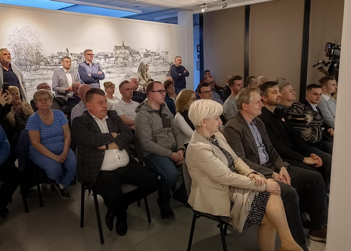 Dofinansowanie 15 Brygady Wsparcia Dowodzenia w Sieradzu zapowiada wiceminister Cezary Tomczyk