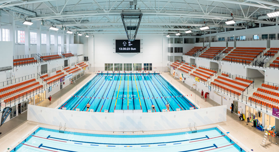Zamknięty basen 50 m i jacuzzi w Zatoce Sportu 1 Kontrowersyjna decyzja Zatoki Sportu. Chodzi o pobyt rodziców z dziećmi w szatniach i podczas zajęć