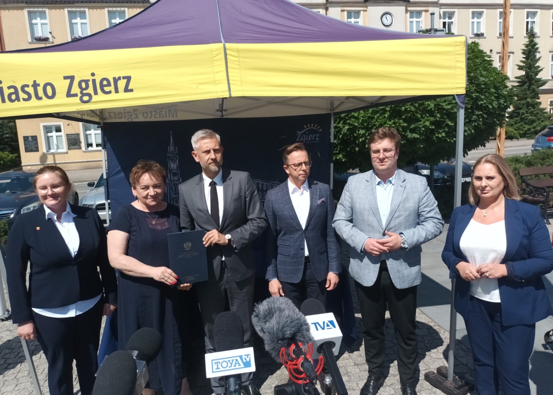 Zgierz oficjalnie przejął tereny po zakładach Boruta, na których znajdują się składowiska odpadów niebezpiecznych