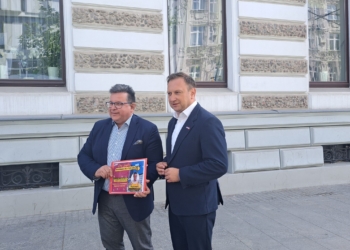 Ratujmy pszczoły w Łodzi. Lewica zachęca do siania łąk kwietnych