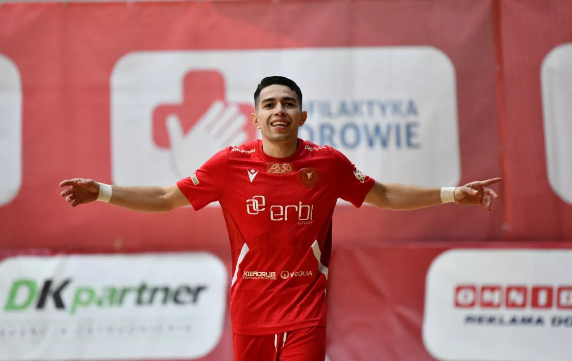 Kluczowy gracz zostaje w Widzewie. „Jeffer” podpisał nowy kontrakt