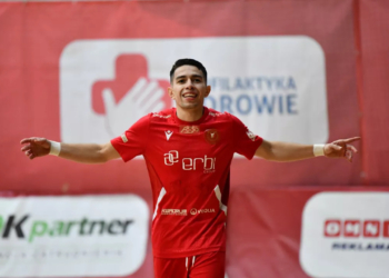 Kluczowy gracz zostaje w Widzewie. „Jeffer” podpisał nowy kontrakt