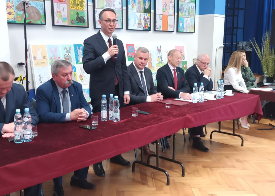 Sesja nowej Rady Miasta i Gminy w Białej Rawskiej z udziałem ministra Dariusza Klimczaka