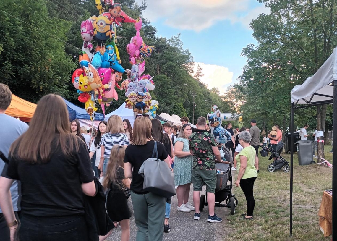 Dni Rawy Mazowieckiej. Rozgrywki sportowe, wybijanie rawskiej monety i koncert 1 Dni Rawy Mazowieckiej. Rozgrywki sportowe, wybijanie rawskiej monety i koncert