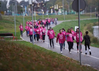 „Badamy Nie Tylko Mamy”. Skierniewickie Amazonki edukują na temat raka piersi