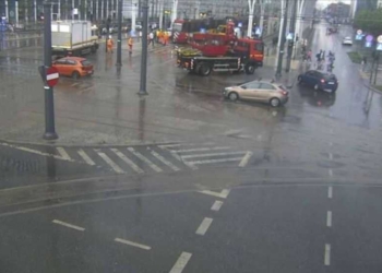 Wykolejenie tramwaju linii 8 na przystanku Piotrkowska Centrum
