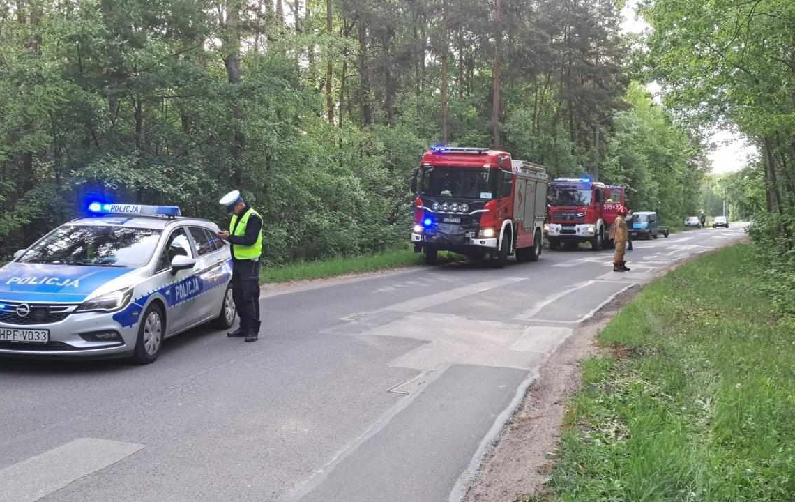 Zderzenie dwóch aut w miejscowości Poręby. Dwie osoby ranne, w tym dziecko